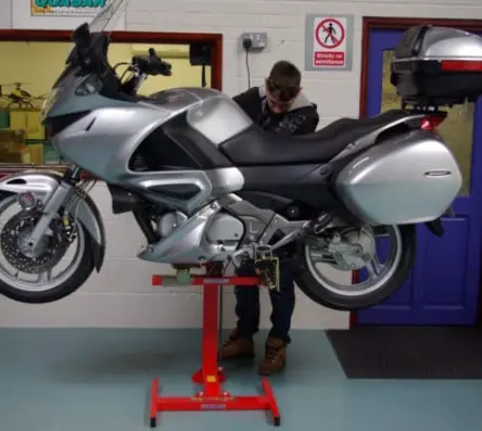 THE SUPER STRONG MOTORCYCLE LIFT